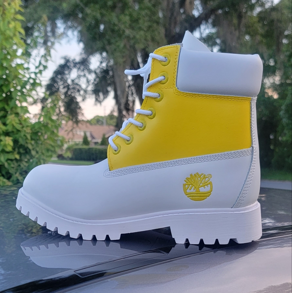Brand new Timbrrland boots with box fashion